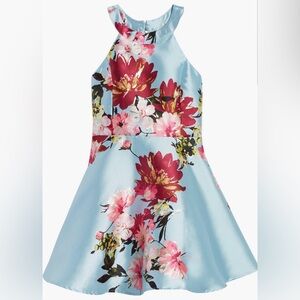 Floral Dress- Such a pretty dress.